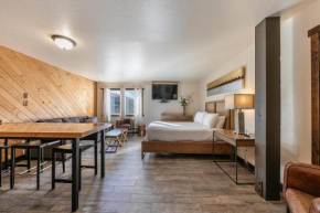 Lovely Studio w/Kitchen and Partial Lake View #122 at Donner Lake Village Truckee